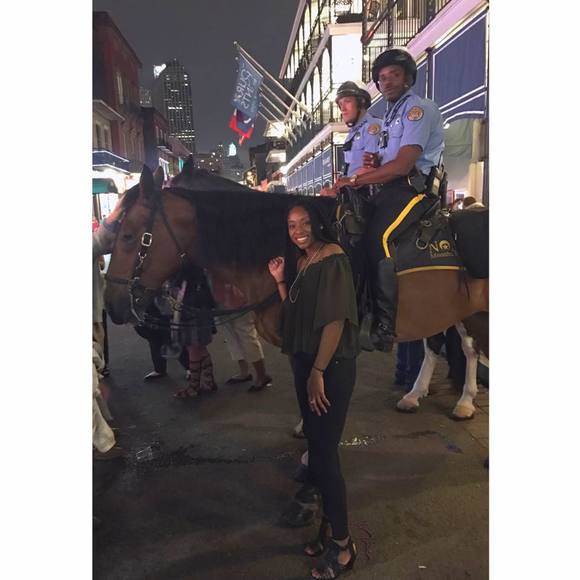 Meet your Posher, Cachet - Picture 1 of 1